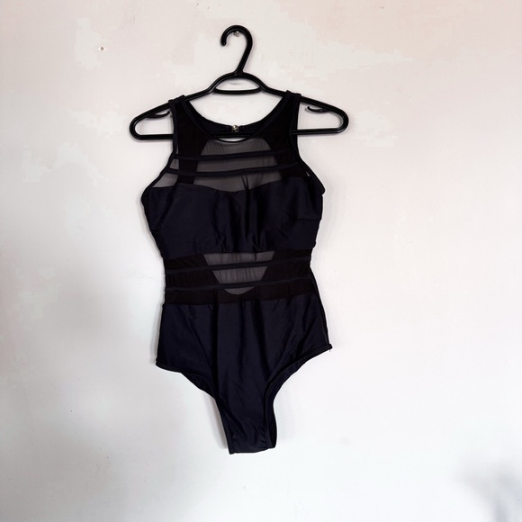 Amazon • Bathing Suit - Picture 1 of 5